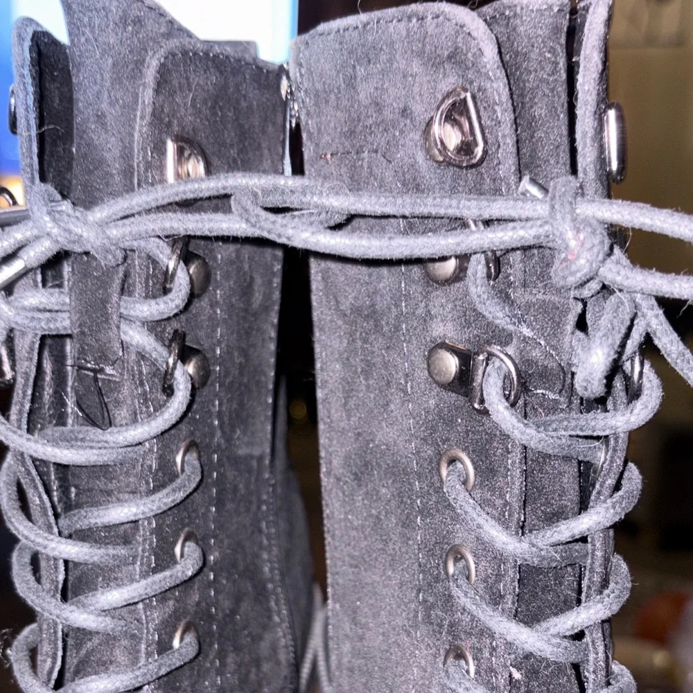 #278 NWOT ForeverSuede Black Lace-Up W combat Boots Sz 9 - Picture 3 of 8